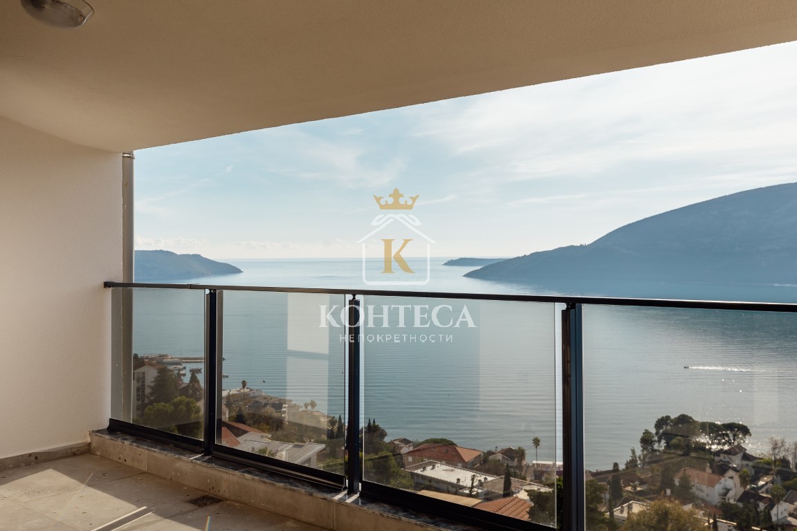 Two bedroom in luxury complex with sea view in Herceg Novi